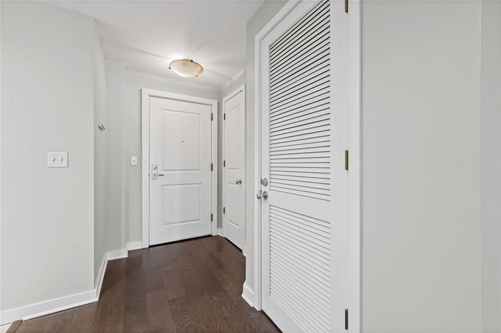 3338 Peachtree Road NE 1105