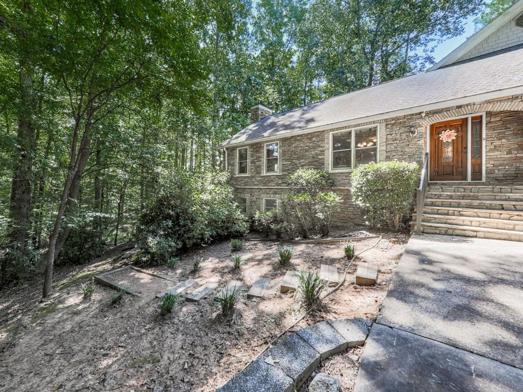 5855 Wills Lake Road