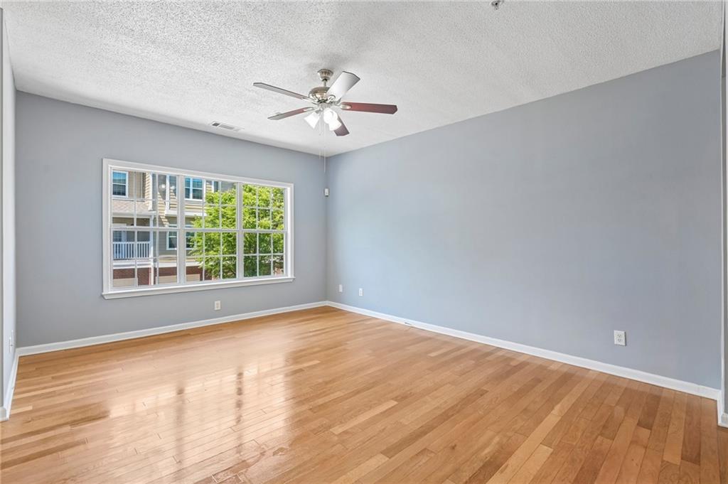5112 Woodland Lane