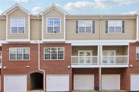 Townhouse For Sale - 5112 Woodland Lane<br/> Alpharetta, GA 30009