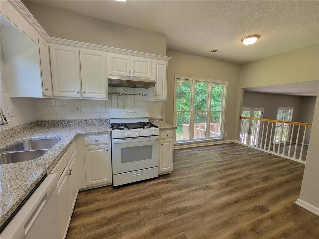 3838 Glenlake Springs Court, Kennesaw, Georgia image 8