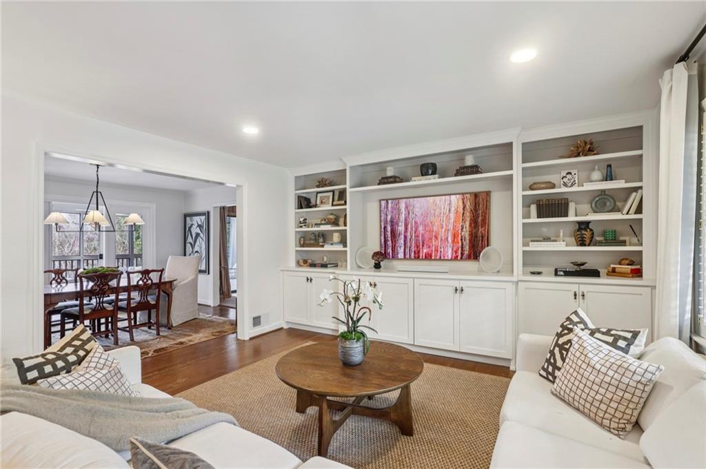 767 Moores Mill Road NW