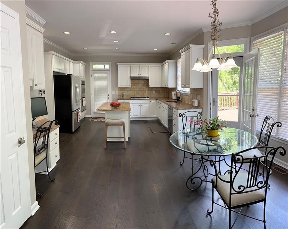 365 Autumn Breeze Drive, Roswell, Georgia image 9