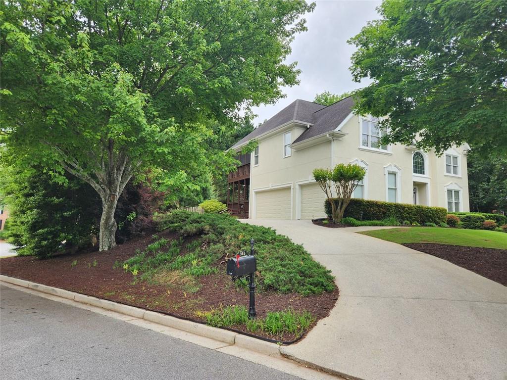 365 Autumn Breeze Drive, Roswell, Georgia image 2
