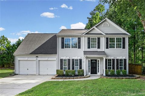 Homes For Sale - 1484 Leicster Court<br/> Hampton, GA 30228