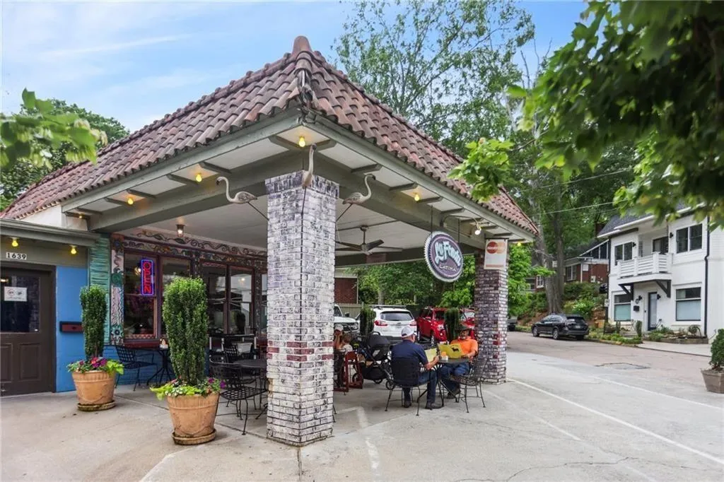 Atlanta, Georgia 30307, United States, 3 Bedrooms Bedrooms, ,4 BathroomsBathrooms,Residential,Active,158760