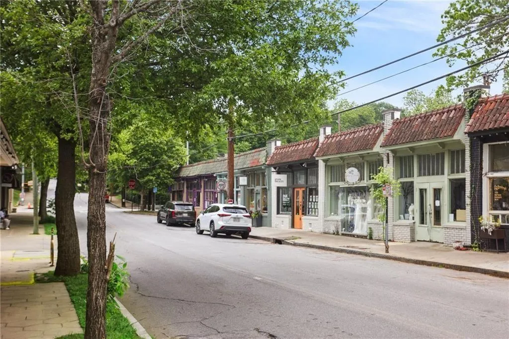 Atlanta, Georgia 30307, United States, 3 Bedrooms Bedrooms, ,4 BathroomsBathrooms,Residential,Active,158760