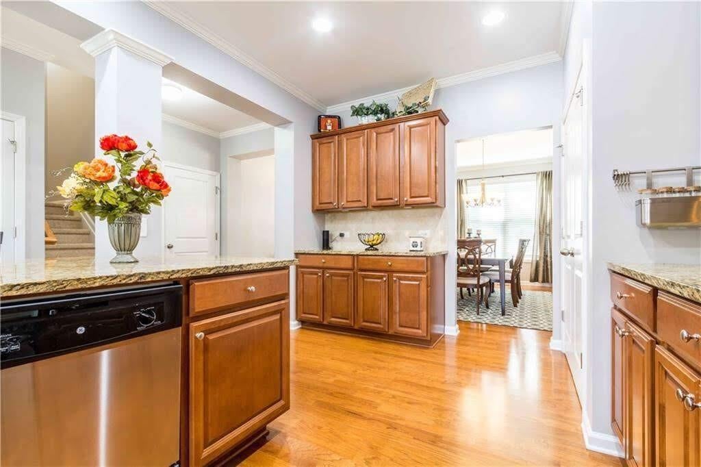 3422 Fallen Oak Drive