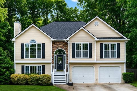 Homes For Sale - 6040 Ashwood Court<br/> Cumming, GA 30028