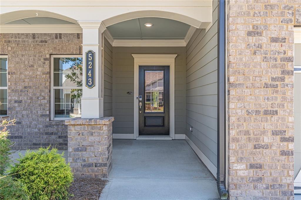 5243 Noble Oak Cove