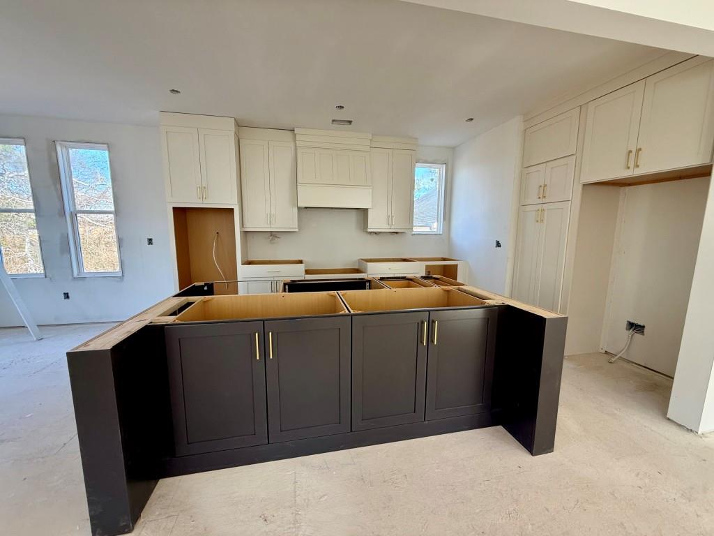 3265 Hilltop Circle