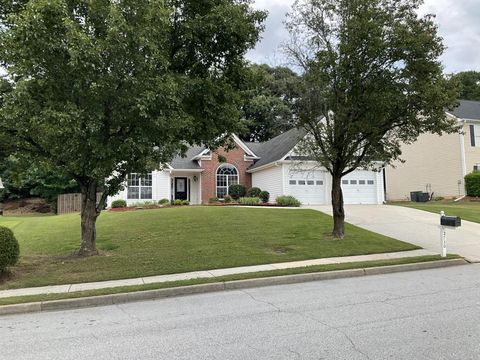Homes For Sale - 2730 Matlin Way<br/> Buford, GA 30519