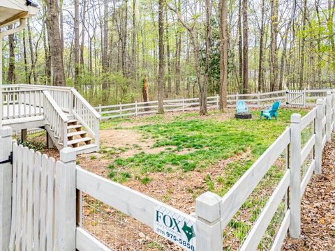 A home in Powder Springs