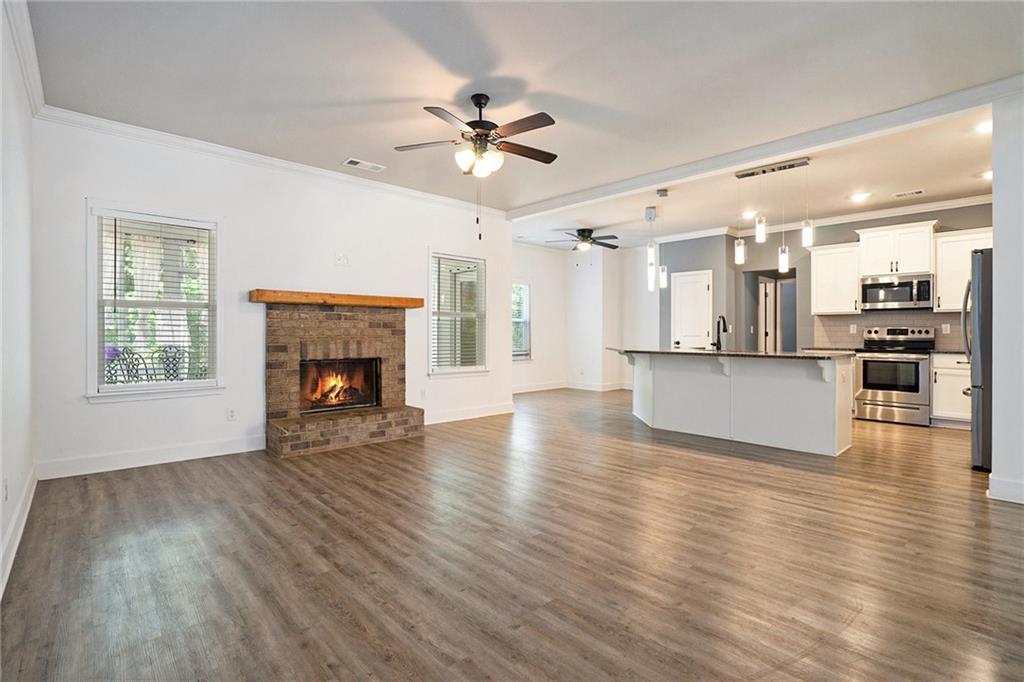 95 Hawthorn Lane