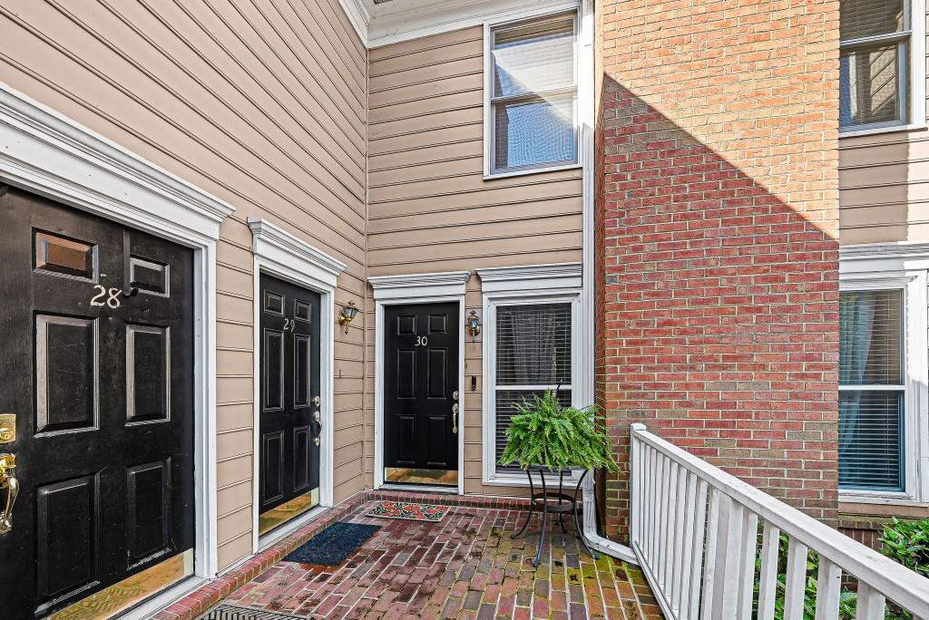 7500 Roswell Road 30
