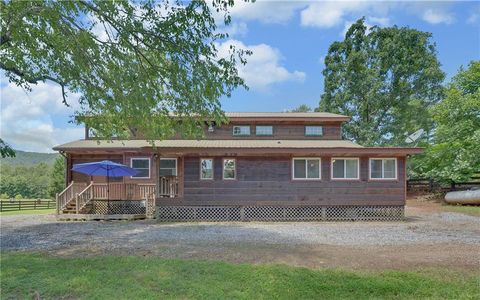 A home in Hiawassee