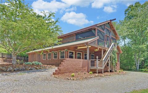 A home in Hiawassee