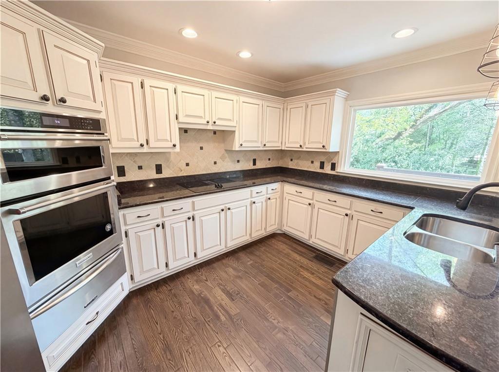 984 Forest Pond Court