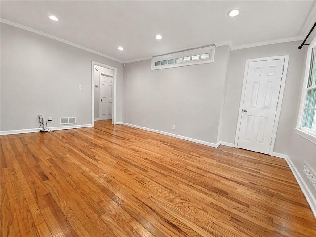 1010 Scott Circle