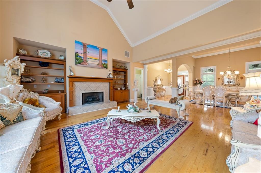 390 Glengarry Chase