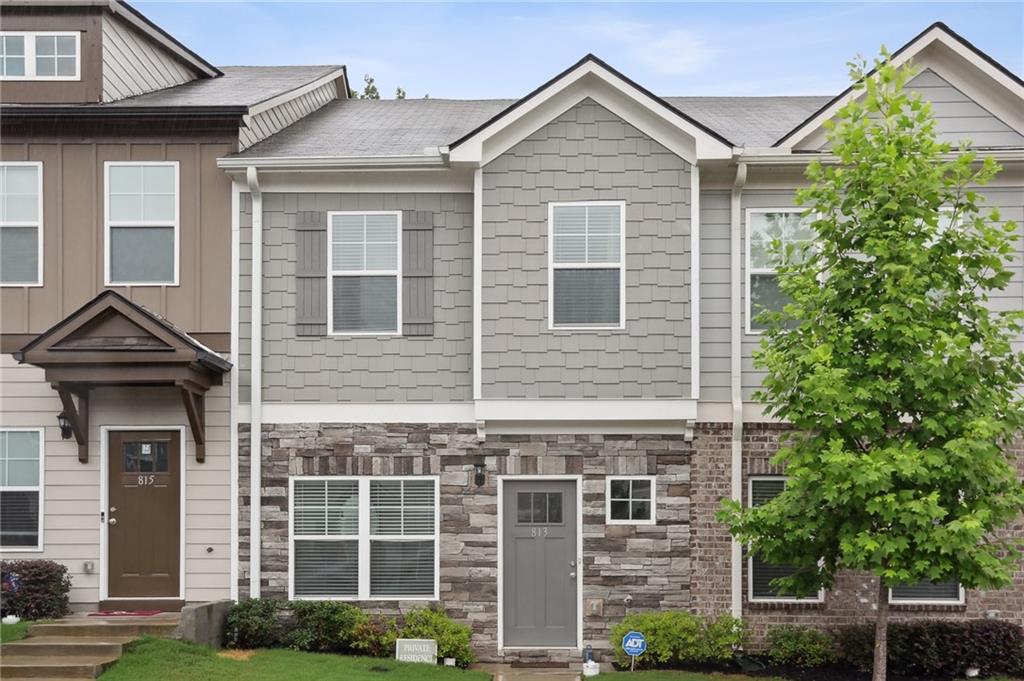 Living convenient to every great thing Atlanta has to offer cannot be overrated! Welcome to the Cascades. Affordable, amenities, security, and an amazing sense of community. Your new home features hardwood floors, an upgraded kitchen and fireplace, and one of the most walkable neighborhoods on the Westside. Truly a neighborhood that must be seen and this 2 bedroom plus office will be perfect for you!