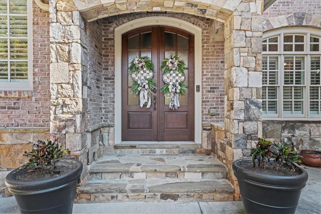 3283 Stratfield Drive NE