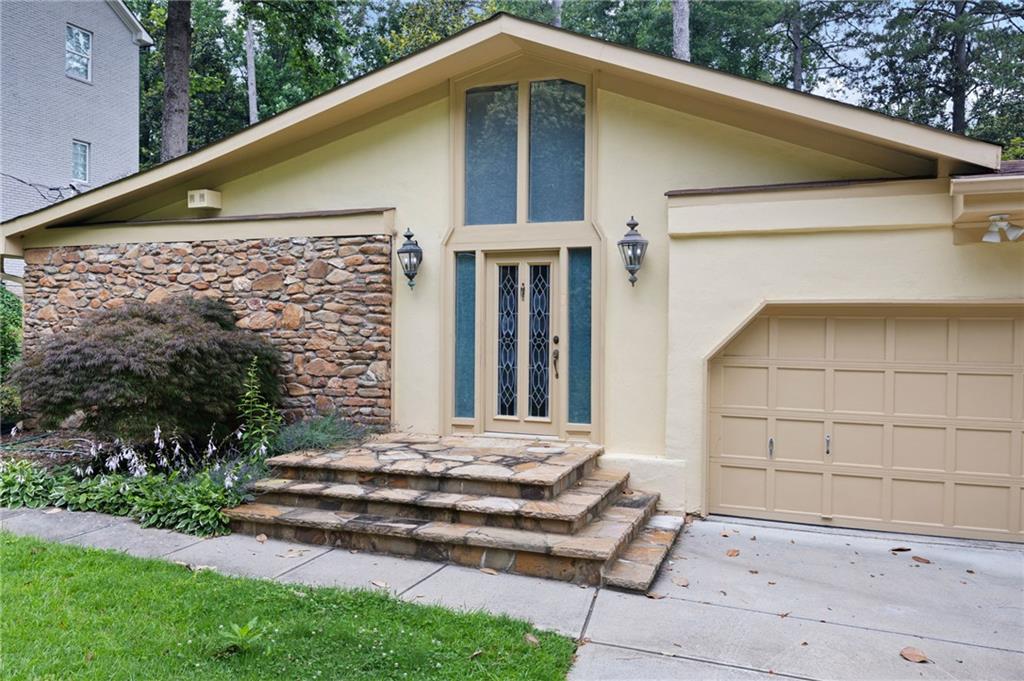 3272 Pinestream Road NW