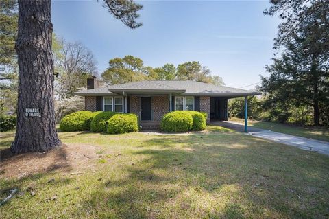 Homes For Sale - 290 W Valley Drive<br/> Peach County, Fort Valley, GA 31030