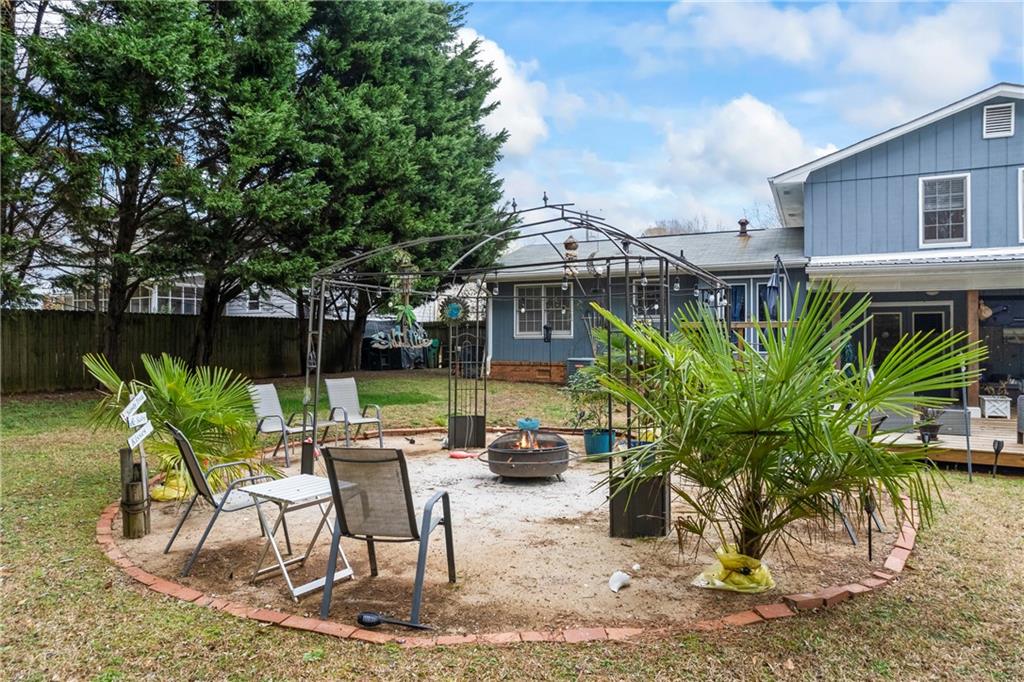 607 Cascade Drive, Lilburn, Georgia image 25