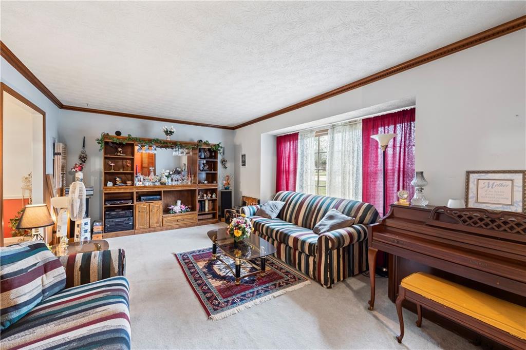 607 Cascade Drive, Lilburn, Georgia image 4