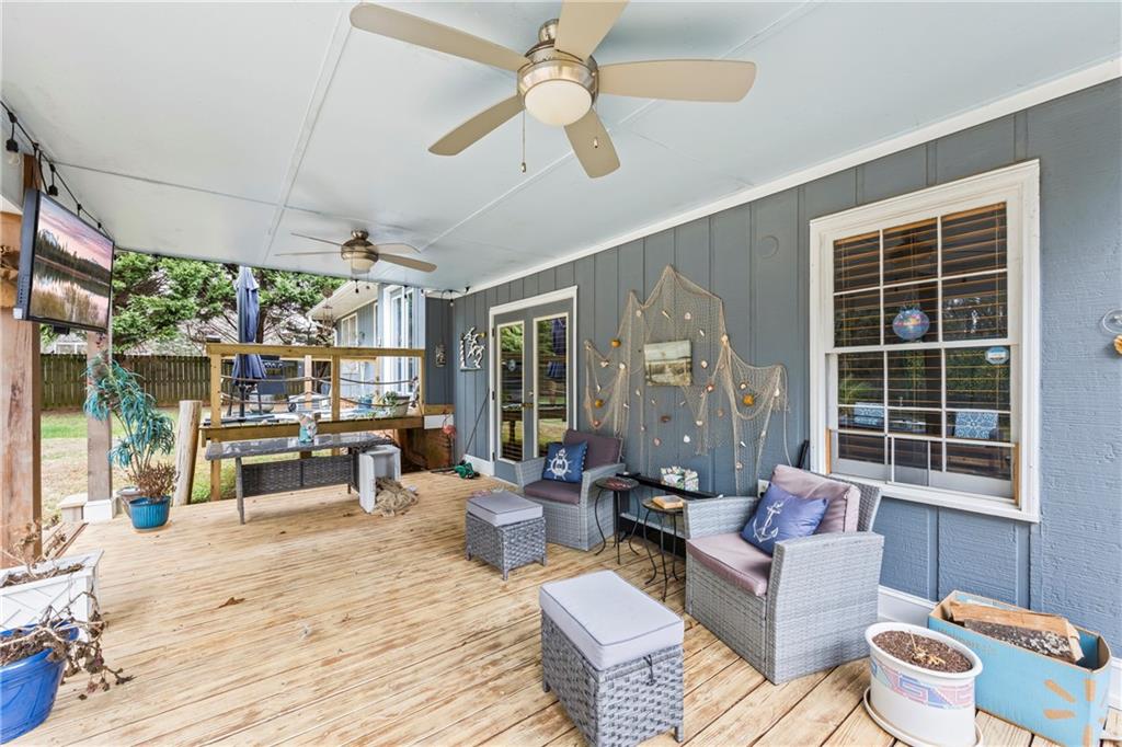 607 Cascade Drive, Lilburn, Georgia image 24
