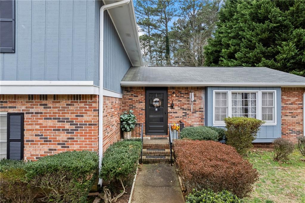 607 Cascade Drive, Lilburn, Georgia image 3