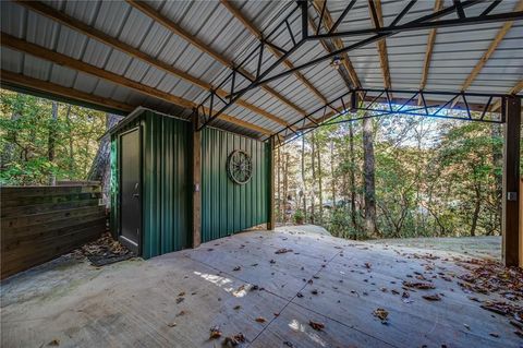 A home in Hiawassee