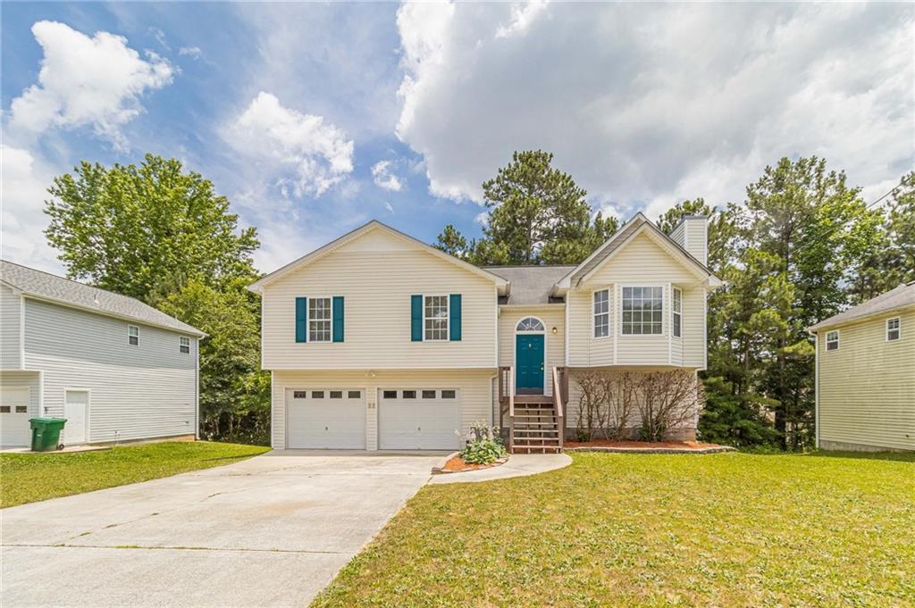 This 3-Bed 2-Bath well-maintained beauty is located in a quiet cul-de-sac. Home has been freshly painted inside out and ready for you to move in. HVAC and Hot-Water Heater recently replaced. Lots of space and storage throughout home. No HOA. Close to shopping, restaurants and just minutes away from the interstate. A must see!