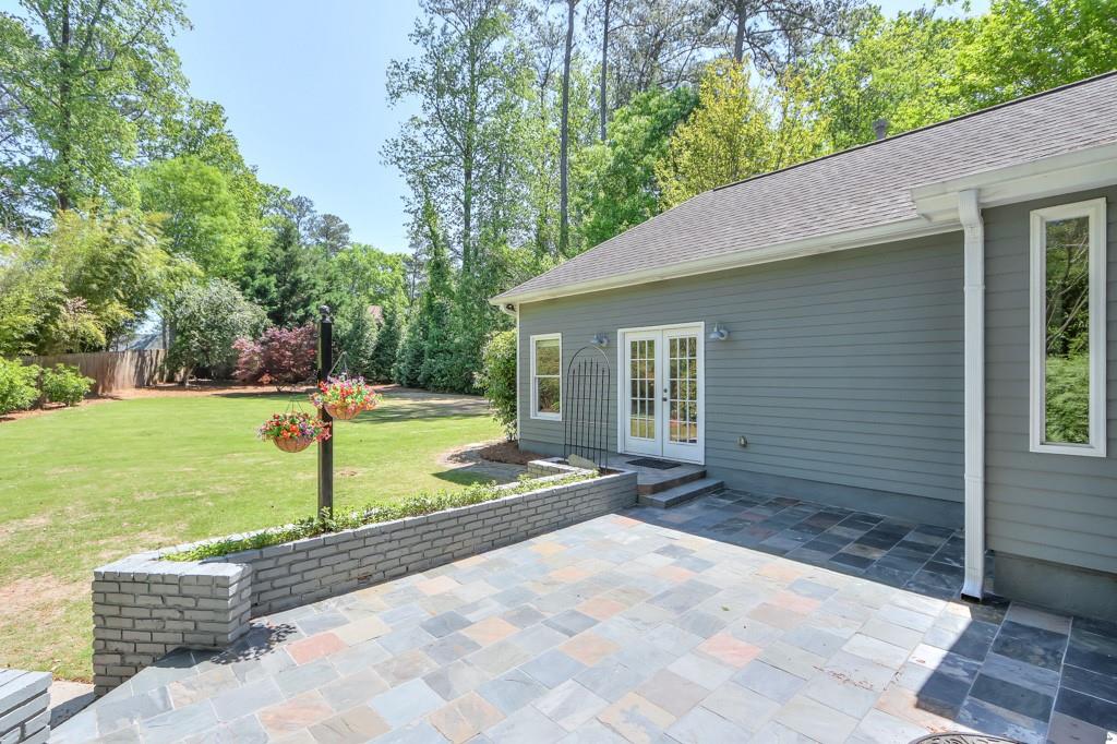 4220 Fairgreen Drive, Marietta, Georgia image 42