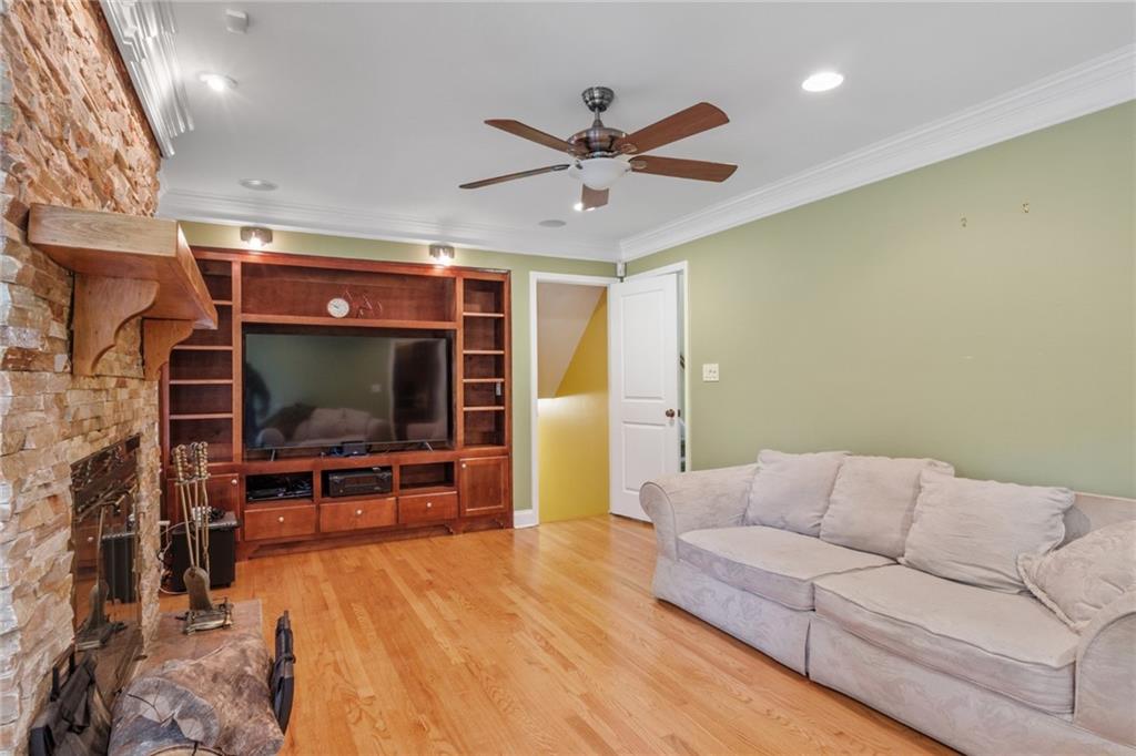 3996 INDIAN MANOR Drive