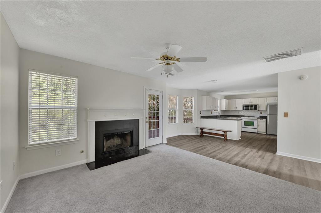 3635 Spring Mesa Drive, Snellville, Georgia image 10