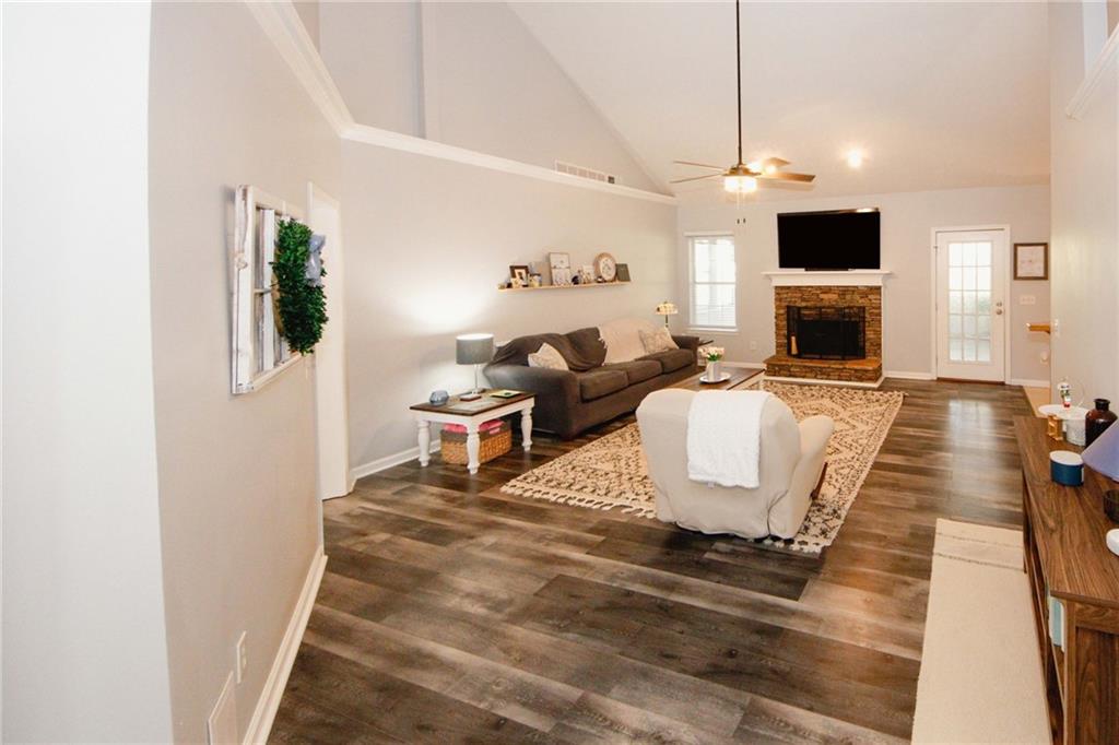 70 Oaklake Drive, Covington, Georgia image 3