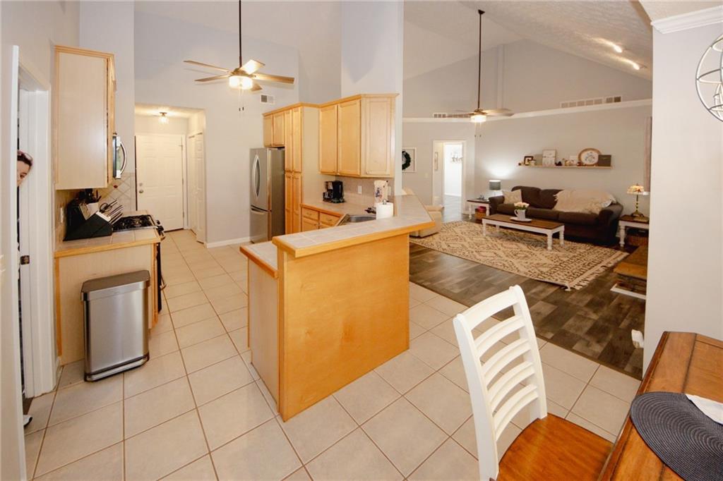 70 Oaklake Drive, Covington, Georgia image 15