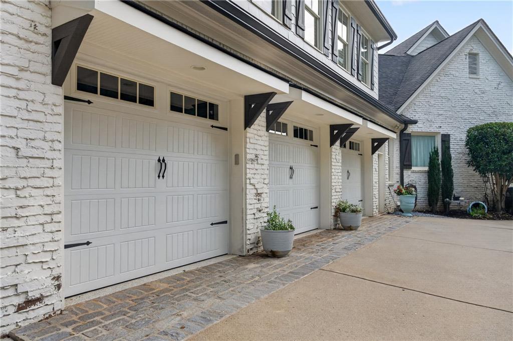 1080 Balmoral Lane