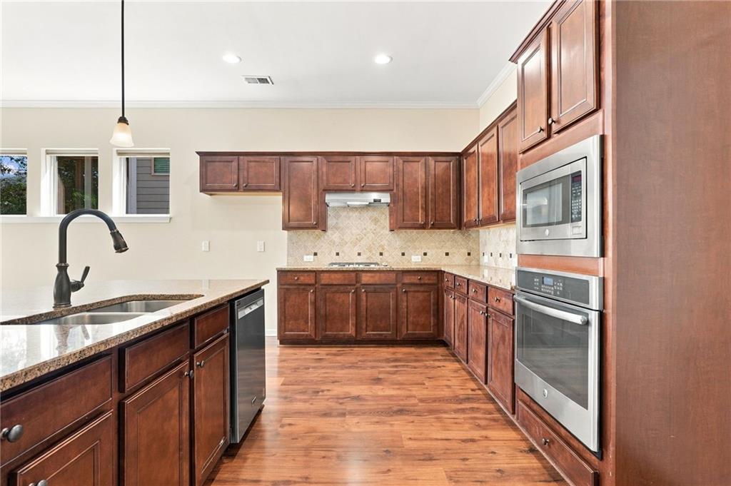 110 Willow Overlook