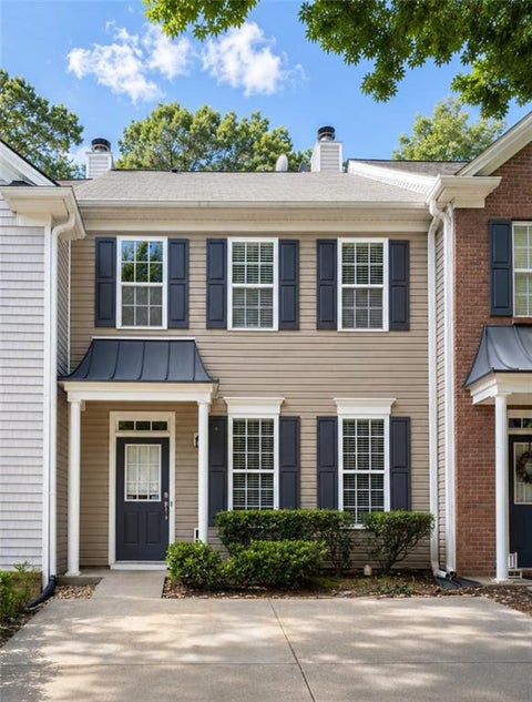 Townhouse For Sale - 185 Galecrest Drive<br/> Milton, GA 30004