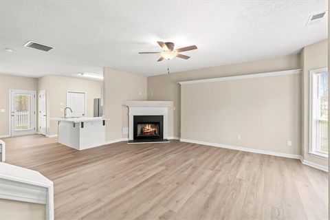 Townhouse For Sale - 4901 Robinson Square Drive<br/> Acworth, GA 30101