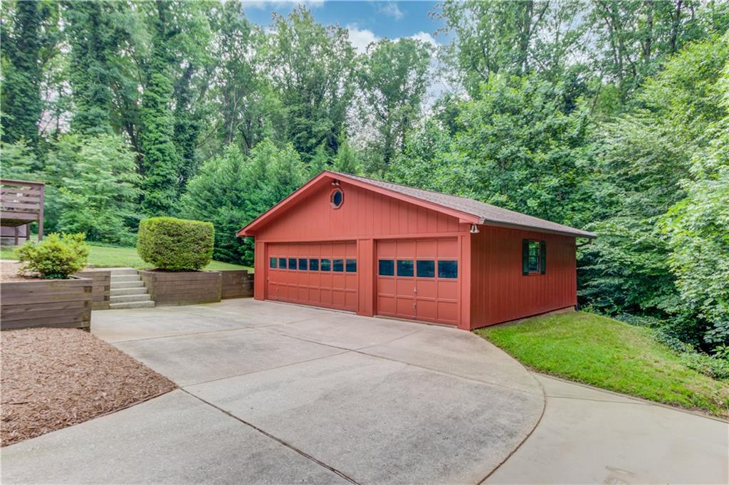 1148 Woodland Circle