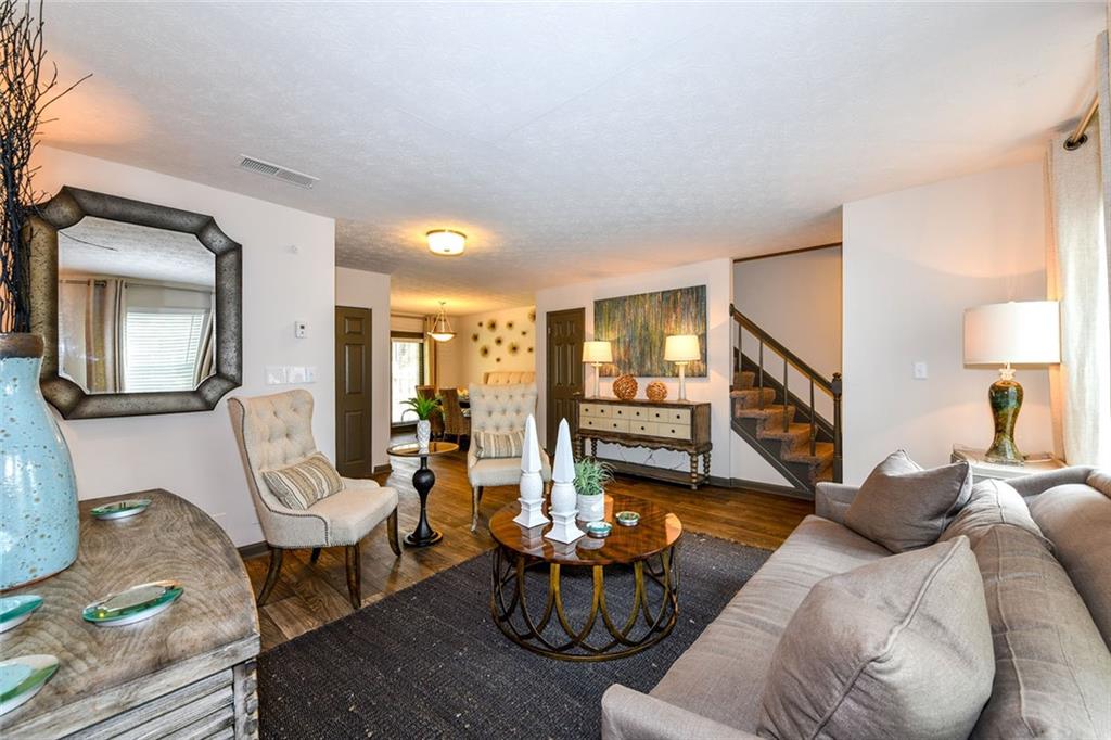 501 N River Parkway 2710