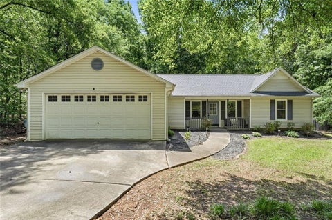 Homes For Rent - 131 Homestead Way<br/> Locust Grove, GA 30248