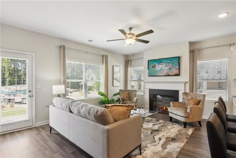 2628 Swan Lake Dr Grayson GA 30017