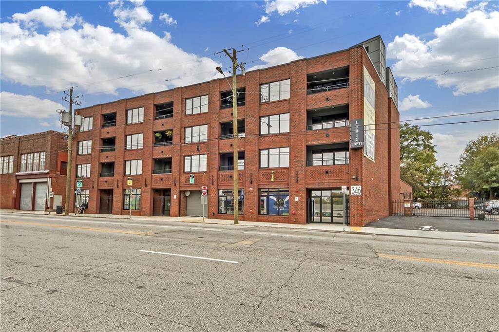 346 Peters Street SW 207