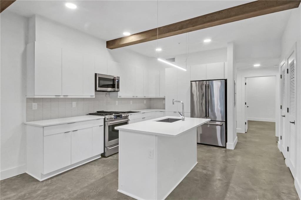 346 Peters Street SW 207