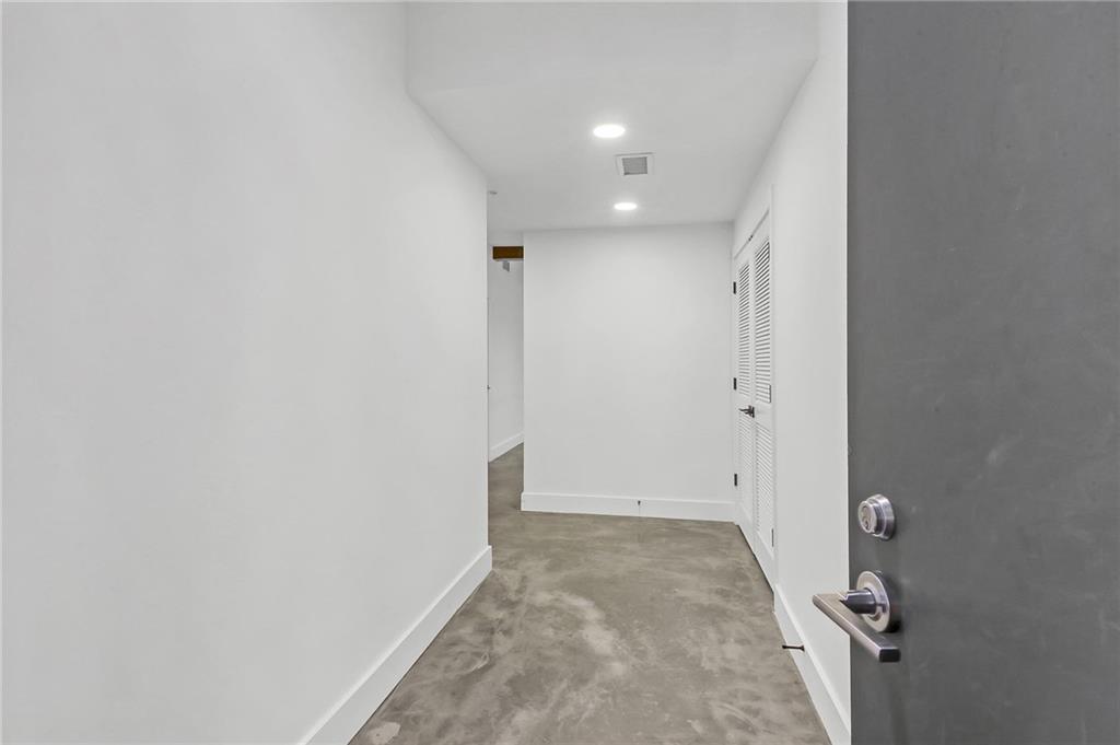 346 Peters Street SW 207